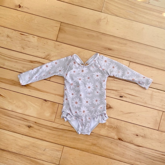 6-12m current typed ruffle rash guard swim suit - Picture 1 of 1